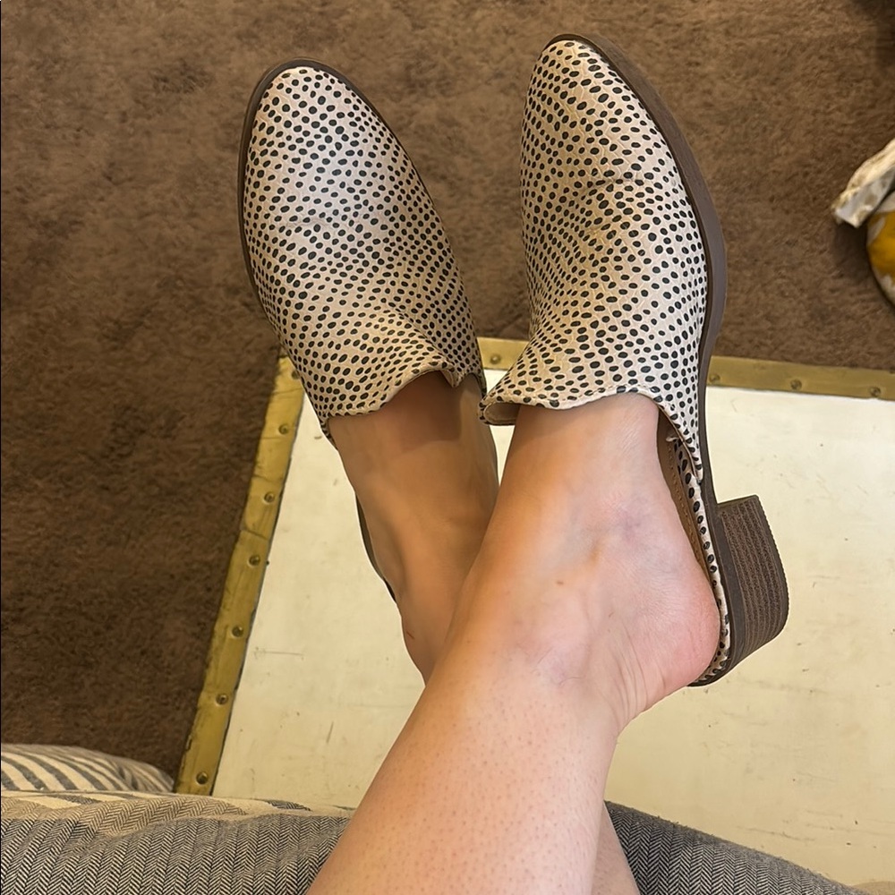 Time and Tru White and Black Flats